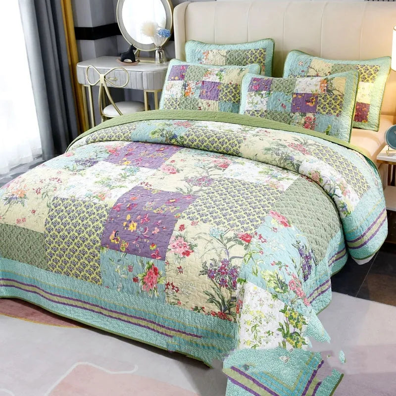 Pure cotton three-piece bedding set with quilted flower splicing pattern, bedspread-style, for 2.0m bed.