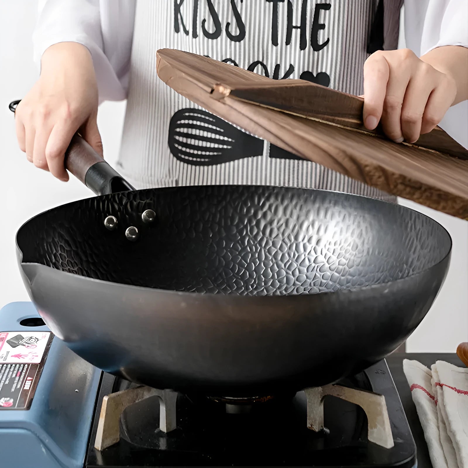 Traditional black iron wok with long wooden handle, 32cm diameter cooking pan