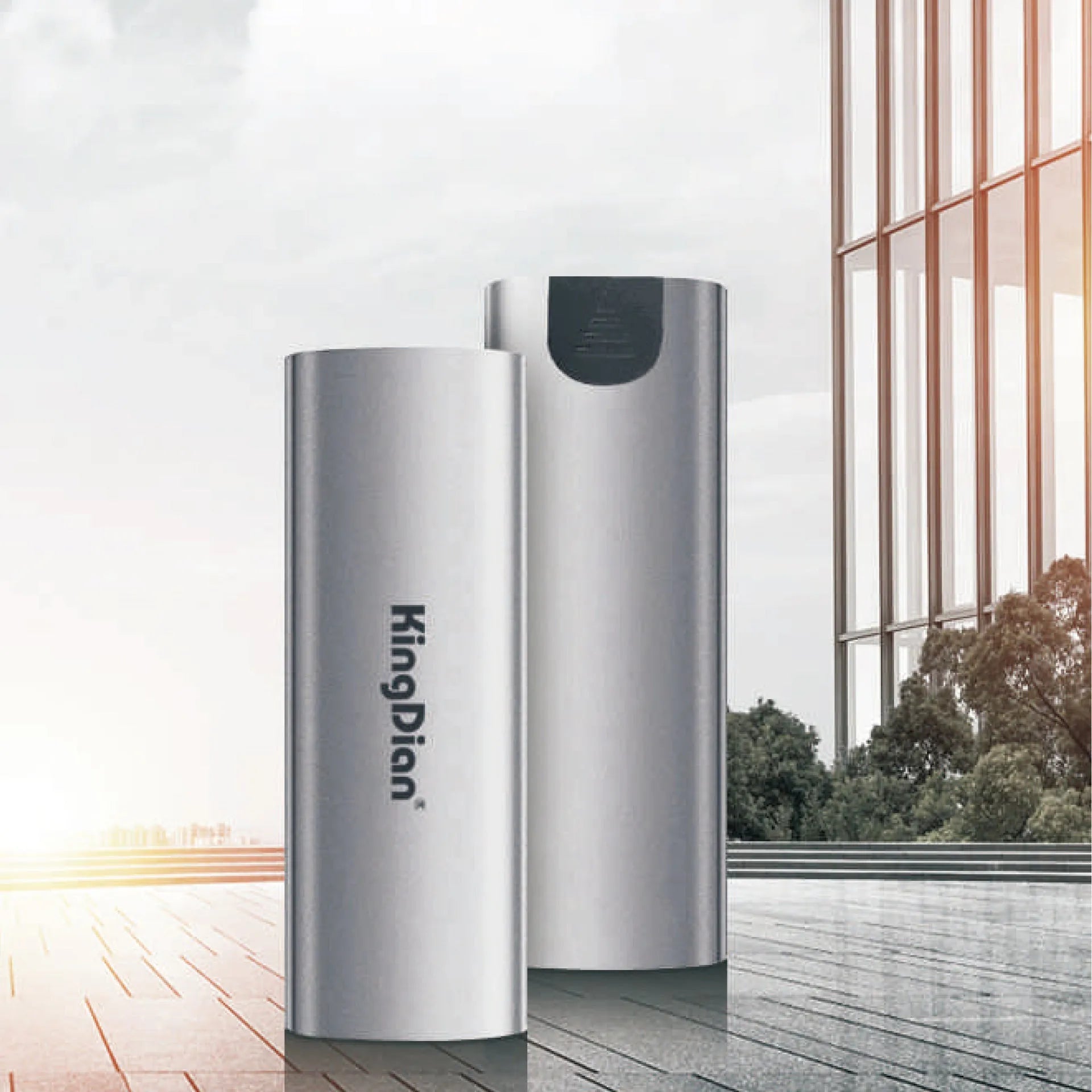 Grey aluminium mobile SSD with USB 3.0 interface measuring 119mm x 38mm x 13mm for direct phone connection