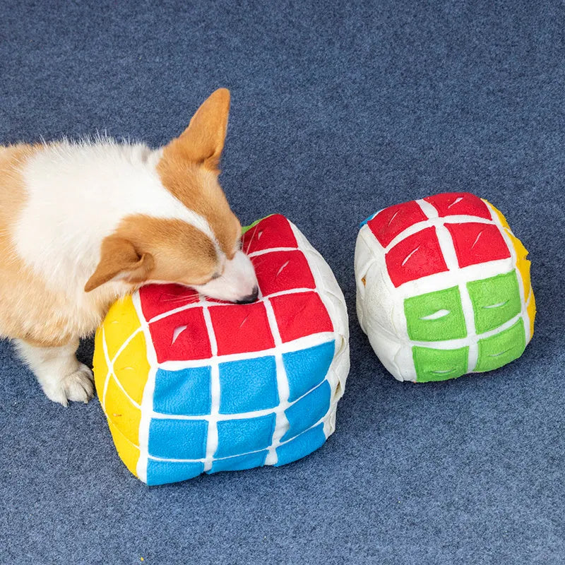 Polar fleece sniffing cube ball for dogs and cats, 15cm and 20cm, with hidden treat compartments