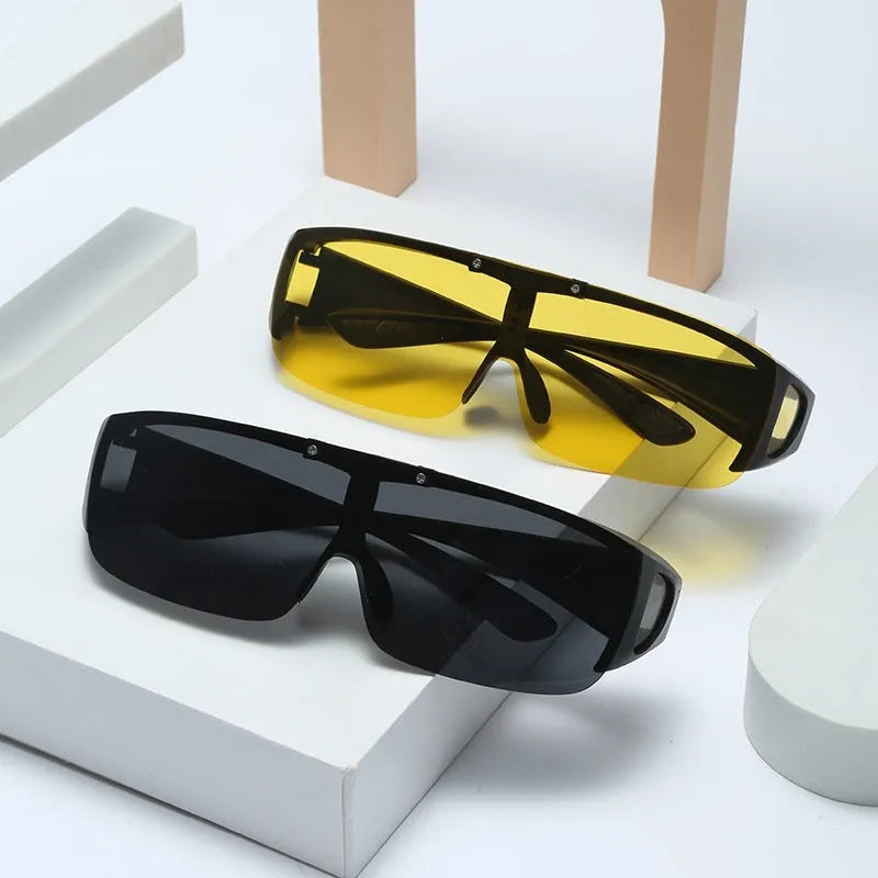 Polarised sunglasses with one-piece myopia lenses and interchangeable lens options in black, grey, dark green, tea, vari-colour, night vision, and yellow green.