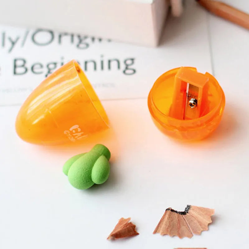 Orange carrot-shaped pencil sharpener YZ1577 with no-blade safety design