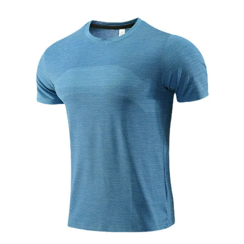 Short-sleeved running t-shirt in polyester fabric with moisture-wicking properties for athletic activities
