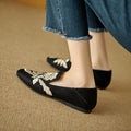 Women's retro flat pumps in fabric with pigskin lining and soft bottom construction