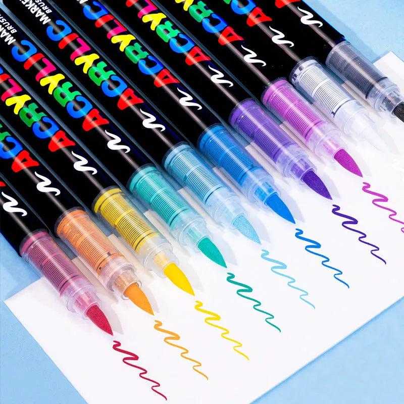 Set of straight liquid acrylic marker pens with soft heads in multiple colours for art and graffiti