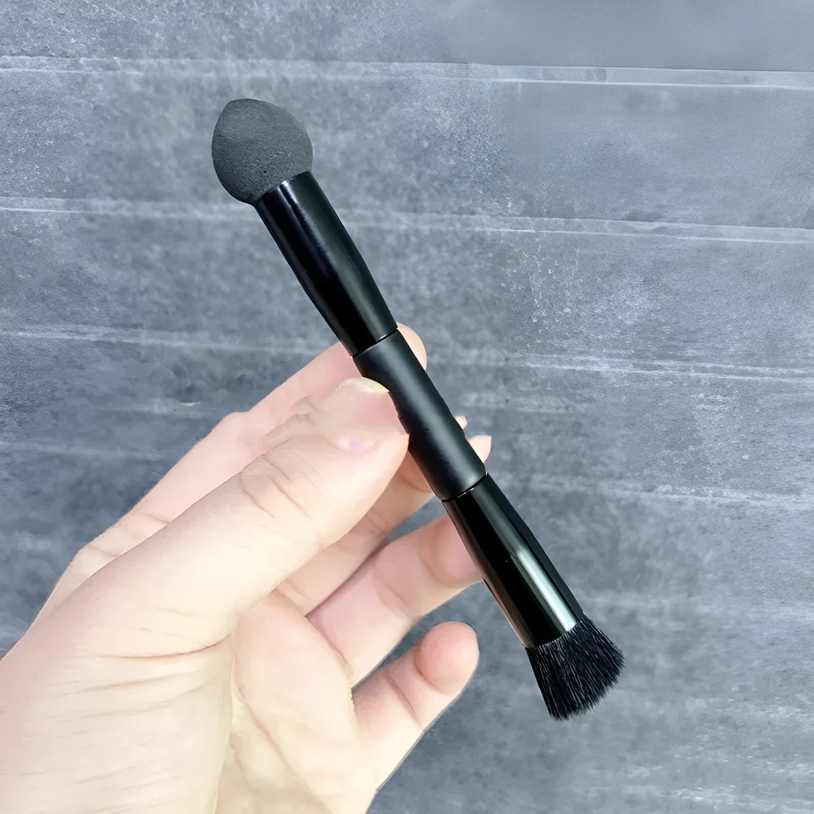 Black wooden handle concealer brush with sponge tip applicator for dark circle coverage