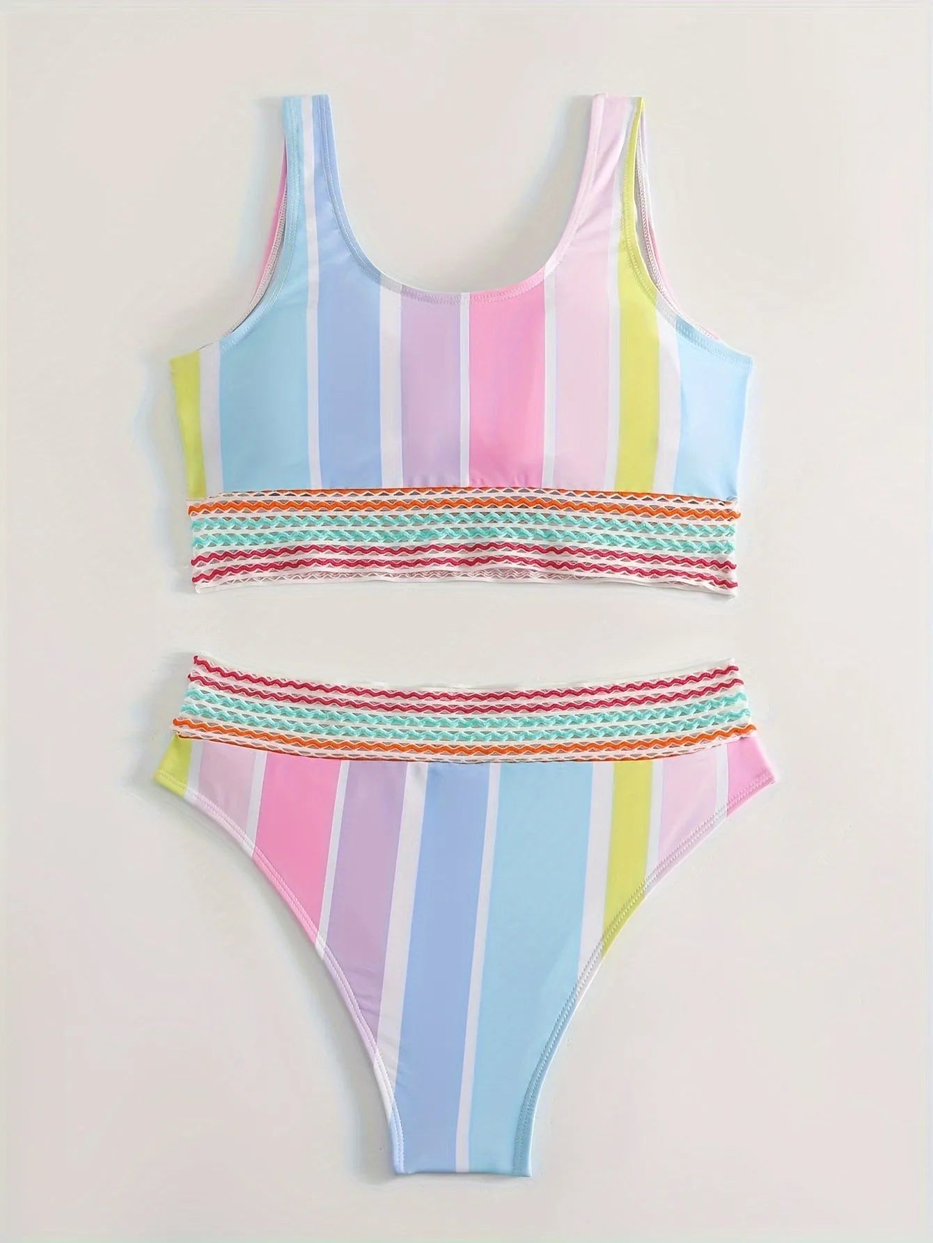 Women's striped bikini with briefs cut and spandex lining for swimming sports