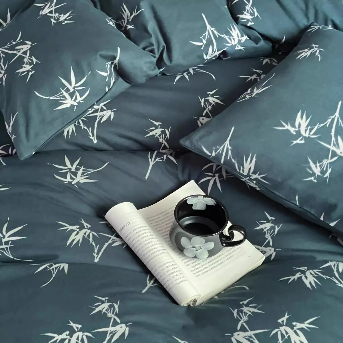 Pure cotton printed bedding set with quilt cover, sheet, and two 48x74cm pillowcases in 1.5m to 2.0m sizes