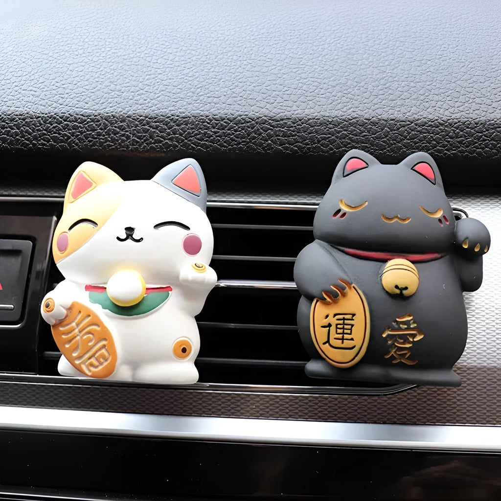 Black and white cat design resin car vent aromatherapy clip with cotton pads