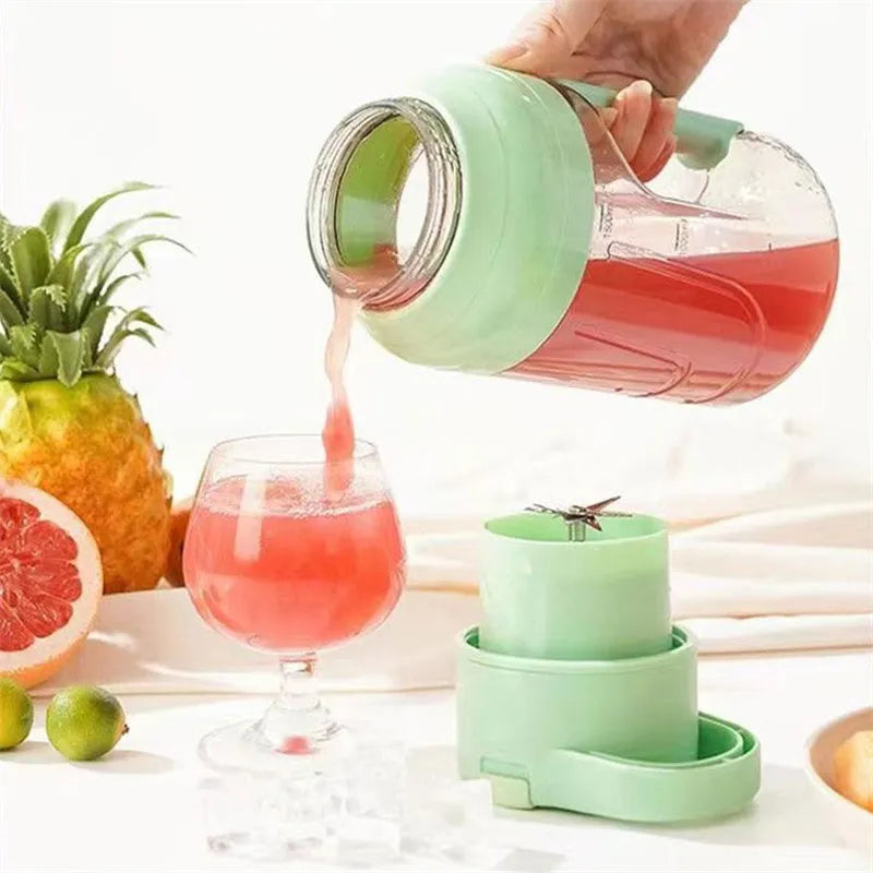 Portable electric juicer in emerald green with 1500ml capacity and USB charging port