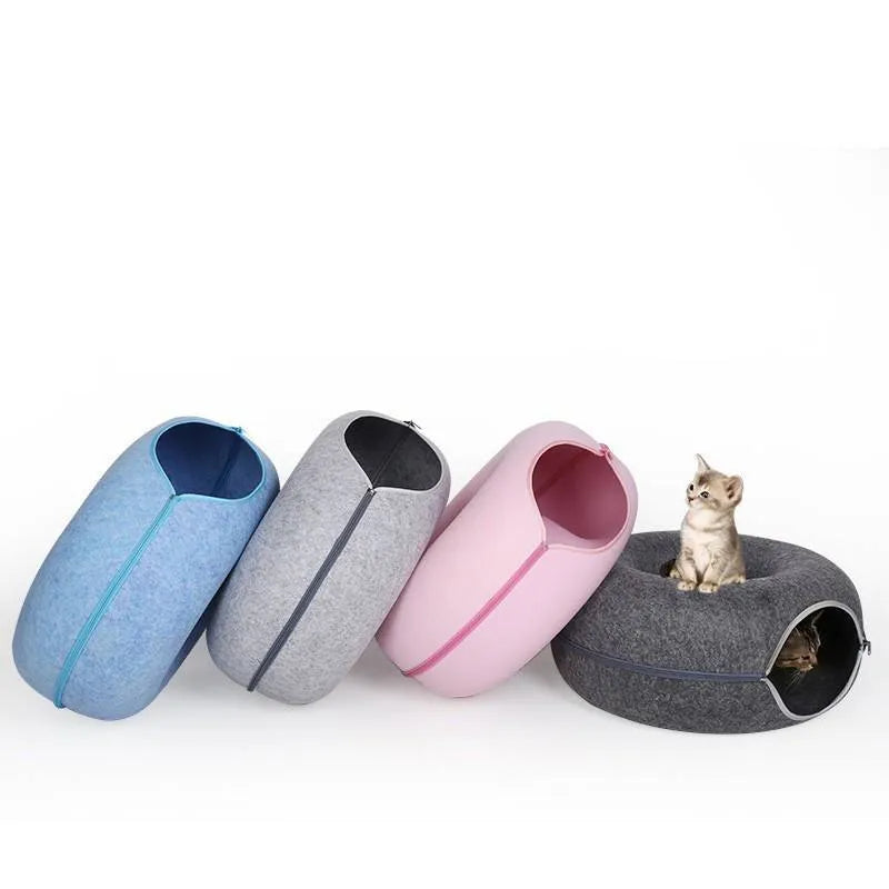 Round felt donut cat tunnel bed in light grey, 50x50x23cm, for kittens and small cats up to 8 catties.