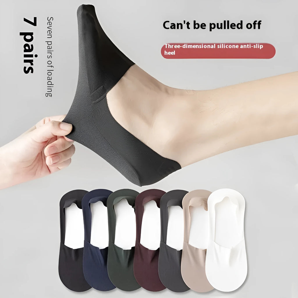 Men's invisible seamless ankle socks in black with pure cotton bottom and ice silk fabric