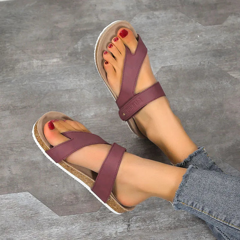 Flat toe ring thick-soled flip-flops in red, blue, grey, pink, brown, or grey variant with foam soles and artificial PU uppers.
