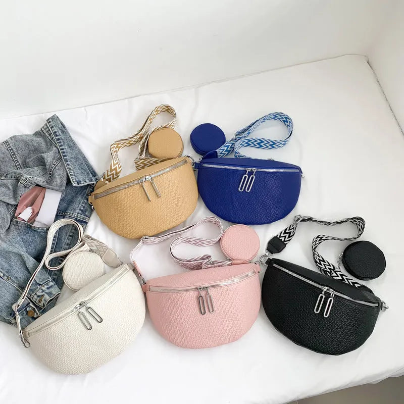 Women's solid colour crossbody bag with saddle lock zipper in horizontal square shape