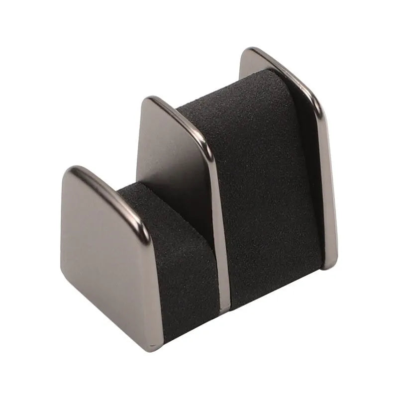 Green zinc alloy leather car dashboard sunglasses clip measuring 3.7x3.2x2.5cm