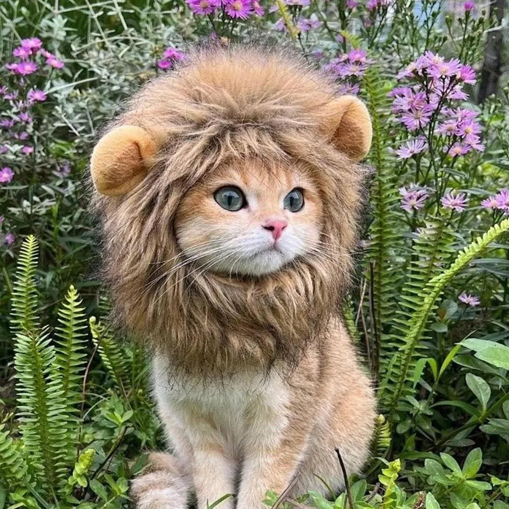Lion mane wig for cats with artificial hair and adjustable elastic band in three sizes