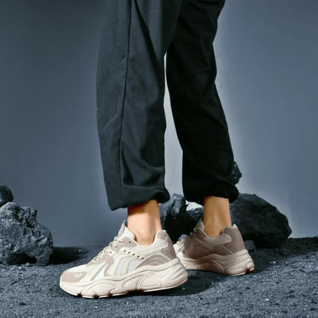 Men's beige and black flat sneakers with low heel and shallow ankle cut, shown in sizes 36 to 46.