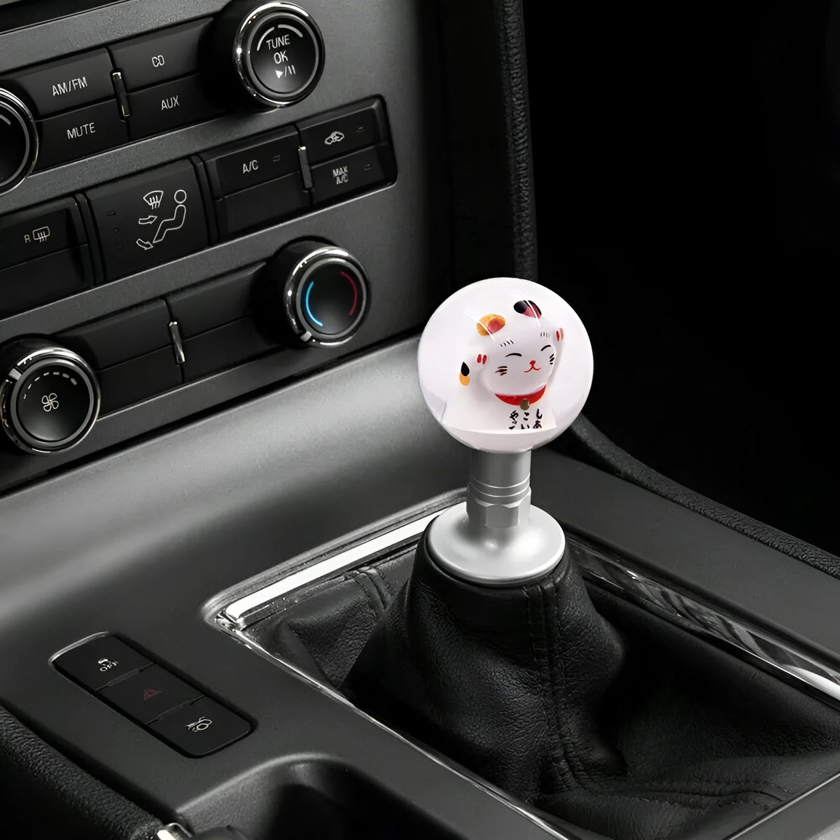 JDM lucky cat acrylic gear head with three adapters in sizes 8 x 1.25, 10 x 1.5, and 10 x 1.25 for general vehicle models