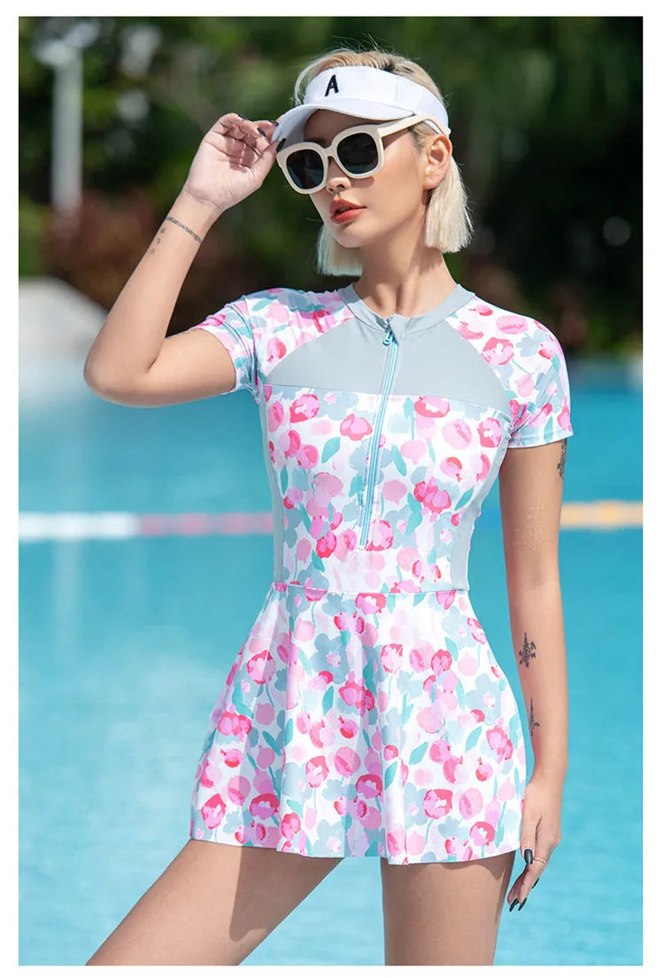 Printed plus size one-piece swimsuit for hot spring use in polyester fabric