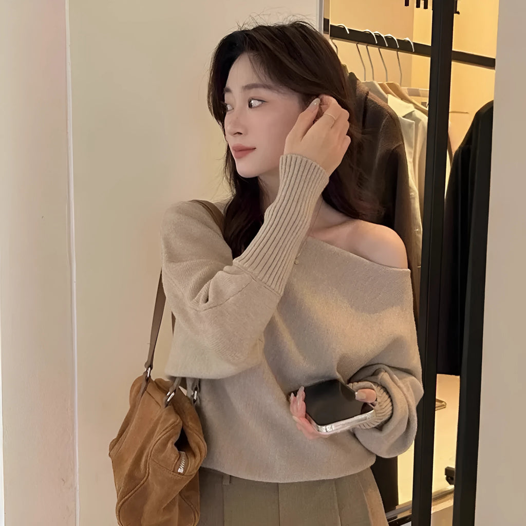 Women's free-size long sleeve pullover blouse in viscose, shown in multiple colour options.