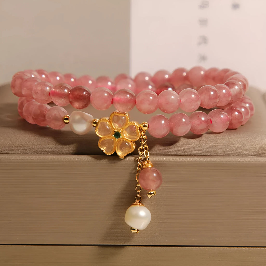 Women's double ring bracelet with strawberry quartz and four-leaf clover charm in Japanese-Korean style