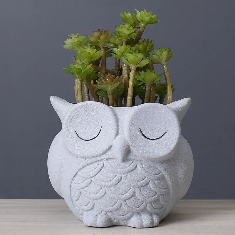 Handmade ceramic succulent pot with frosted owl design measuring 11×9×9cm