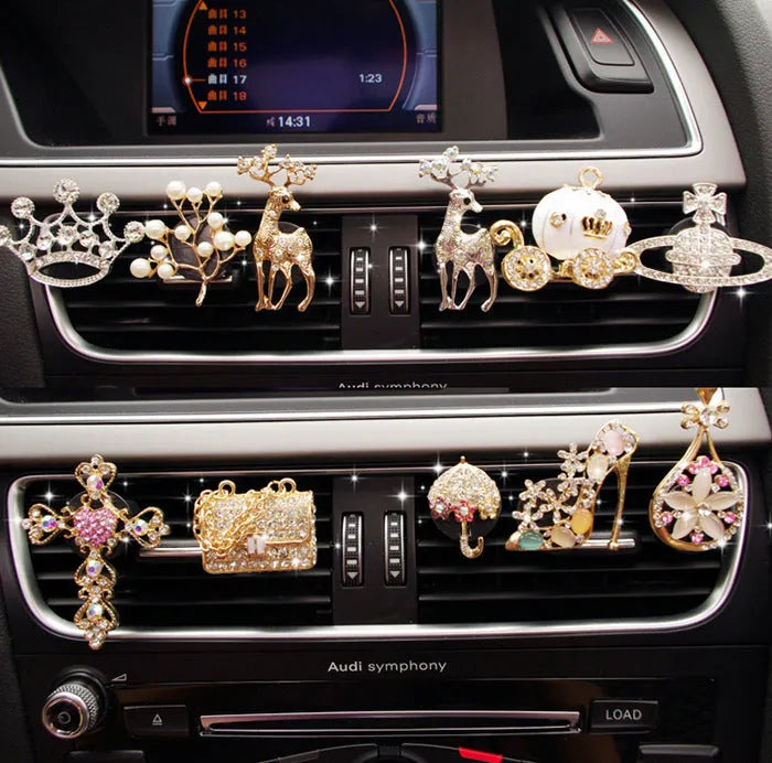 Alloy car air vent fragrance clip measuring 6.3cm with decorative handbag design
