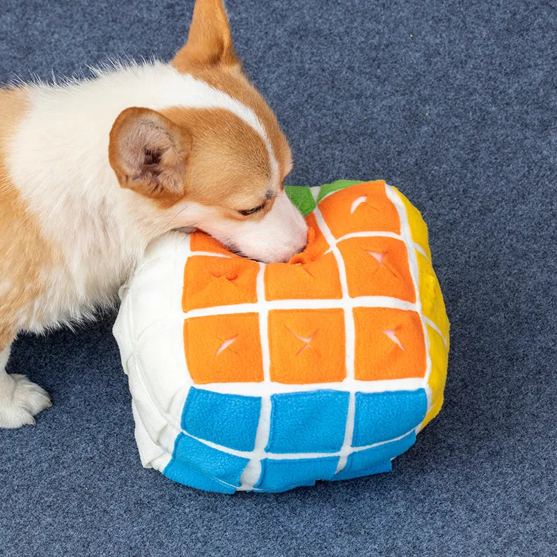 Polar fleece sniffing cube ball for dogs and cats, 15cm and 20cm, with hidden treat compartments
