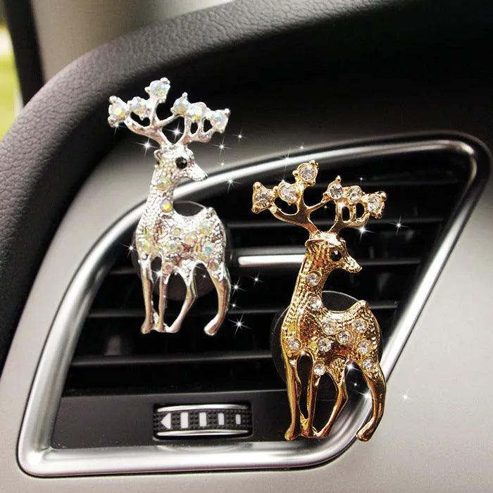 Alloy car air vent fragrance clip measuring 6.3cm with decorative handbag design
