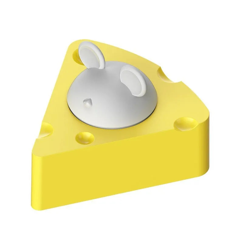 Yellow cheese-shaped catnip toy ball for cats, 4 cm in diameter.