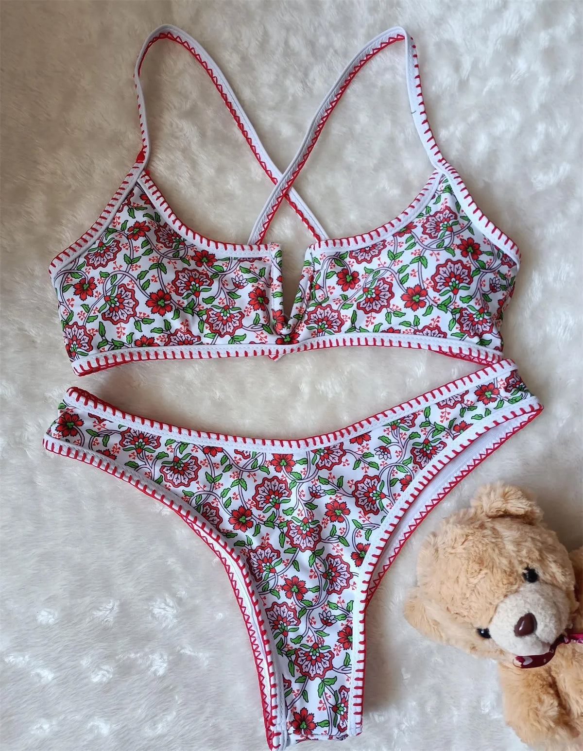 Women's floral print V-neck swimsuit in brief style with quick-drying polyester fabric
