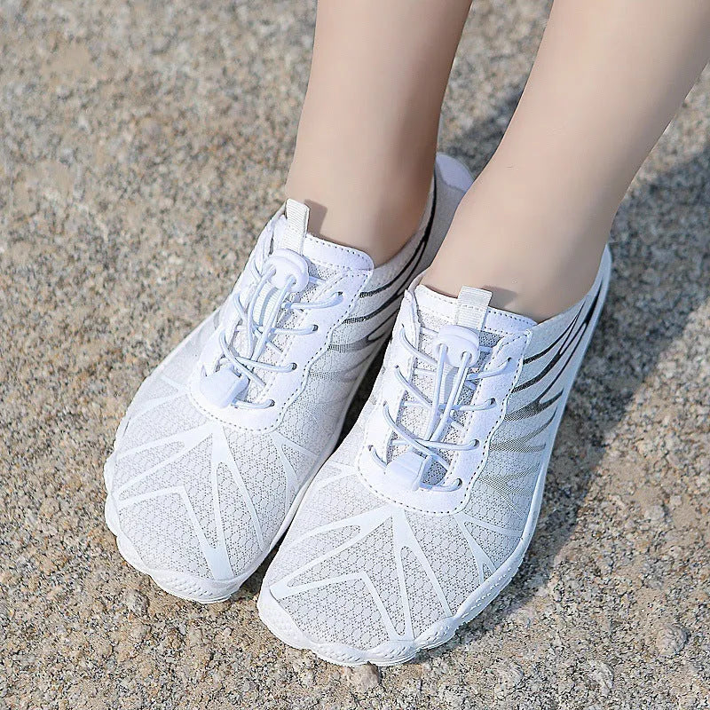 Casual low-top sports running shoes for men and women with lace-up front and multi-colour options
