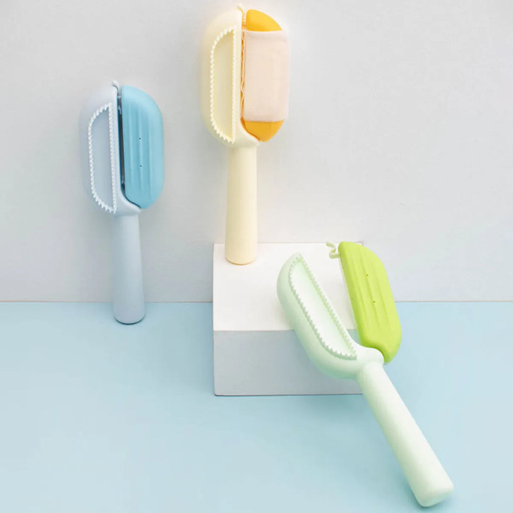 Pet comb with water tank for floating hair removal, 21cm length, available in blue, green, and yellow colours