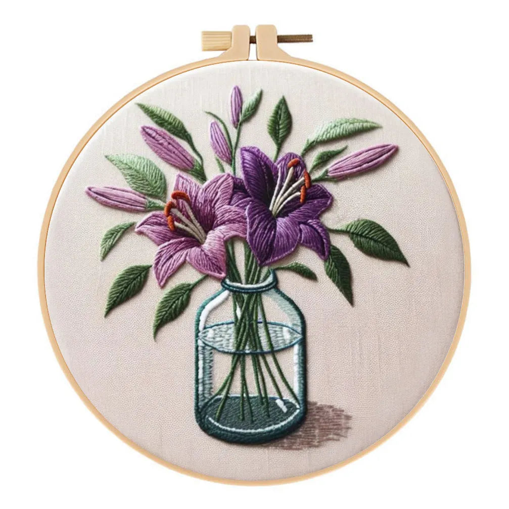 28 x 28 cm embroidery cloth with purple lily flower pattern and imitation bamboo frame