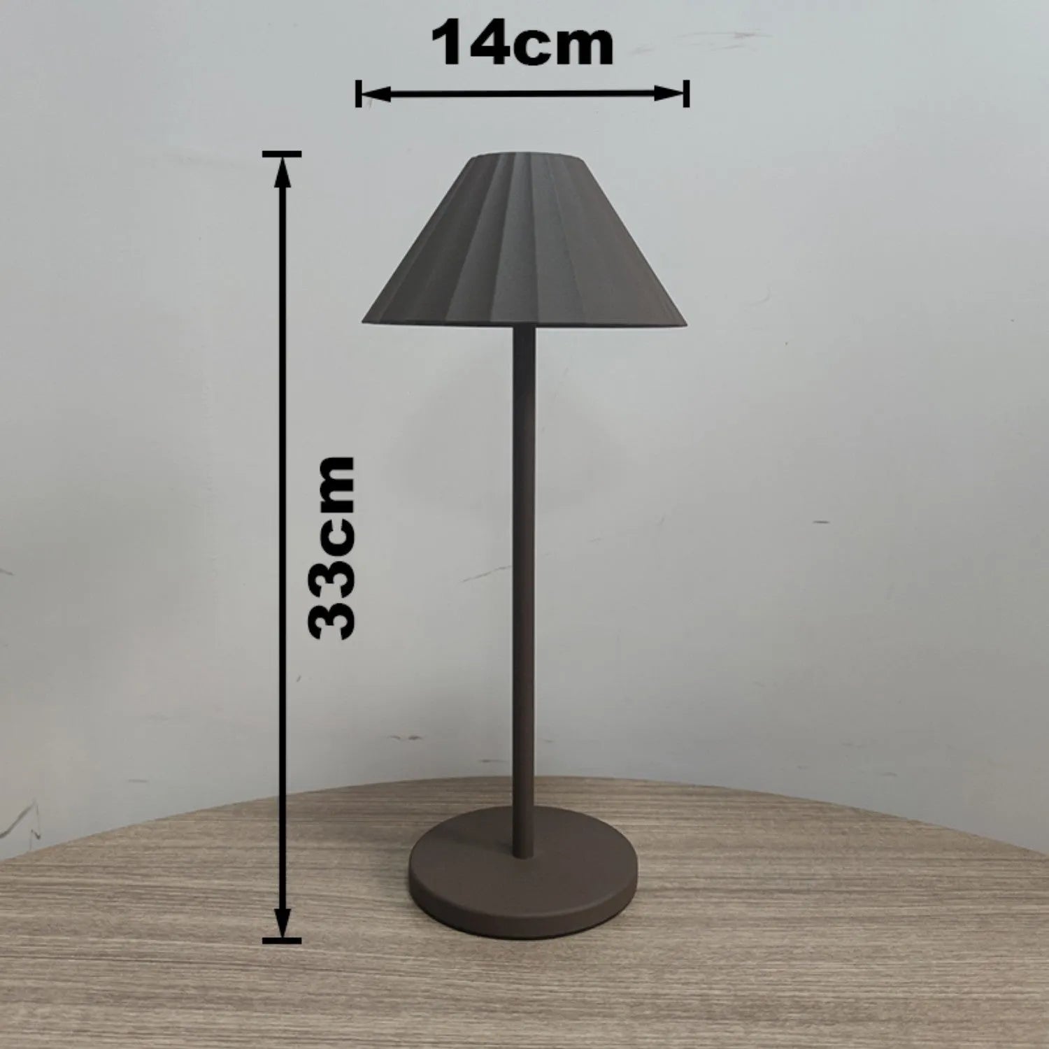 Alloy desk lamp in black with touch dimming and USB‑C charging port