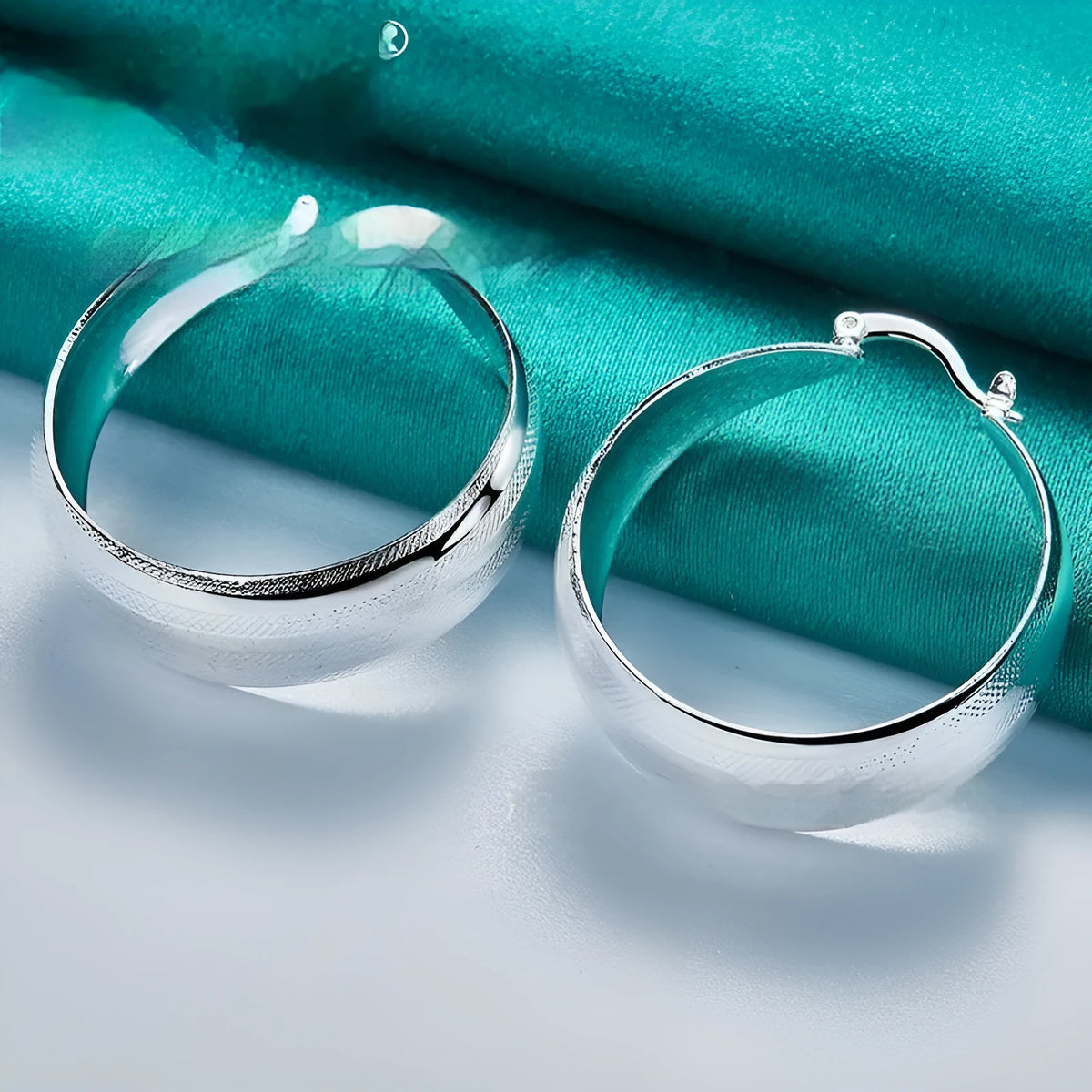 Silver round concave metal earrings for women in ME208 colour, natural style circle design, one pair
