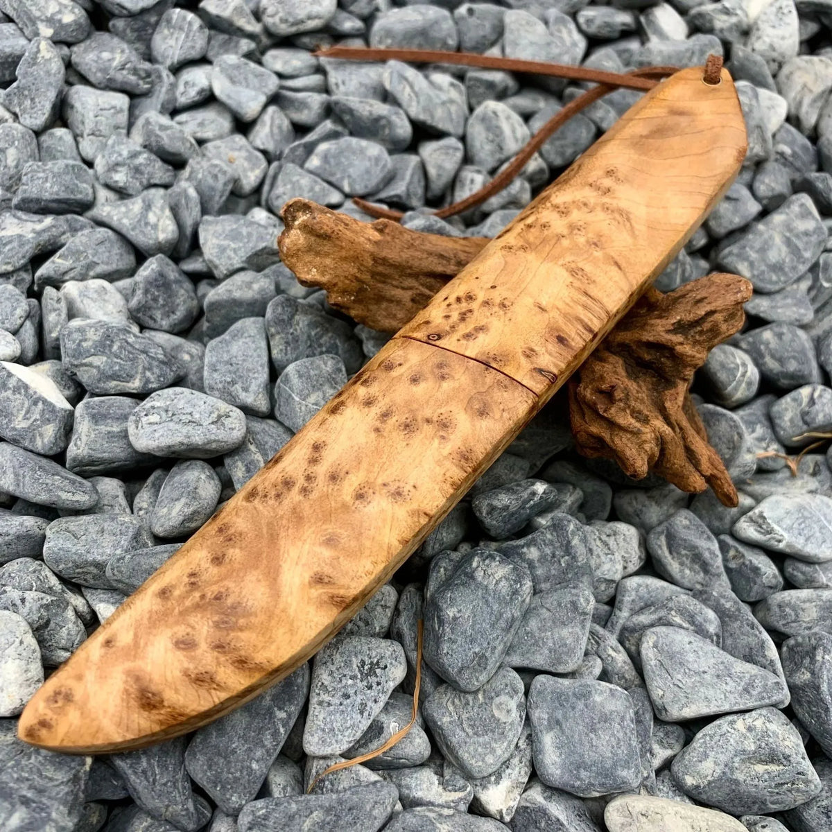 White Shadow Damascus pattern steel camping short knife with Thuja wood handle