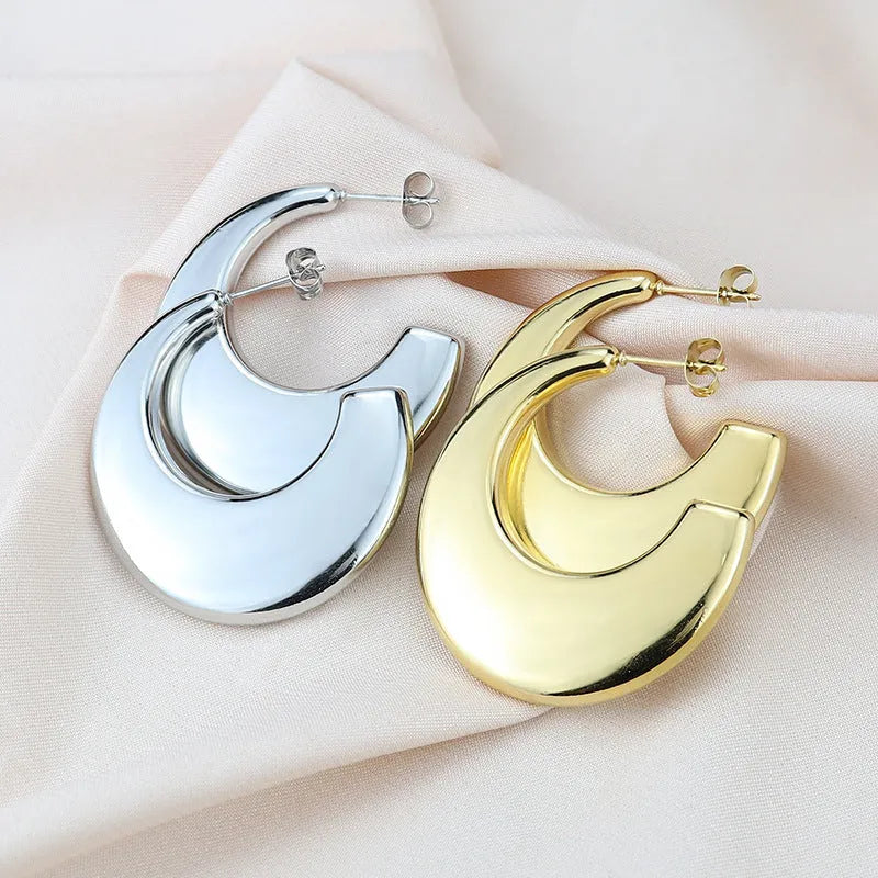 Pair of geometric C-type 3 stud earrings in titanium steel with electroplated gold or steel colour finish