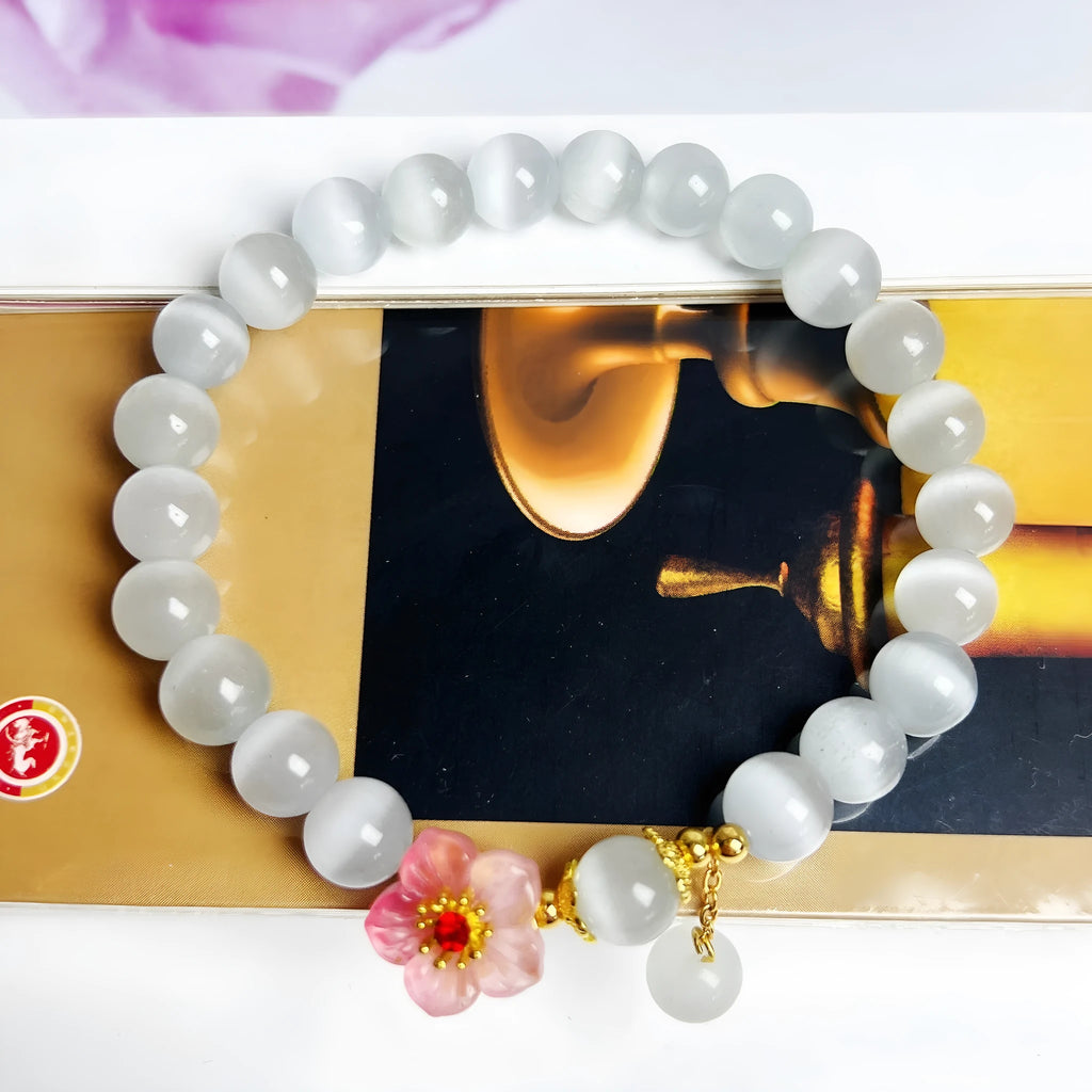 White opal flower beaded bracelet handmade from glass and coloured glaze in Chinese style