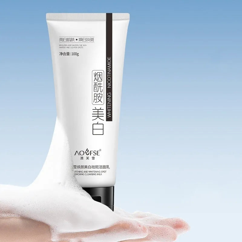 White tube of whitening and freckle removing facial cleanser, 100ml, for universal use.
