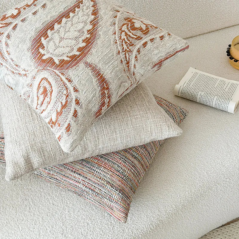 American-style yarn-dyed jacquard sofa cushion with paisley pattern in amber colour, dimensions 45x45cm and 30x50cm