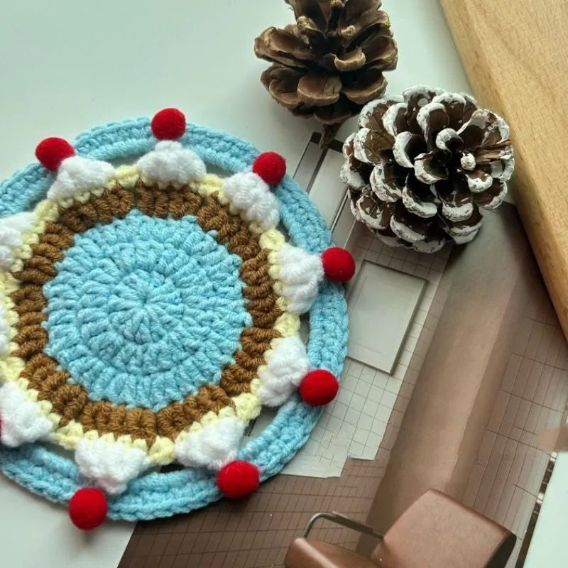 Knitted wool coaster bag with 9cm diameter for drink protection