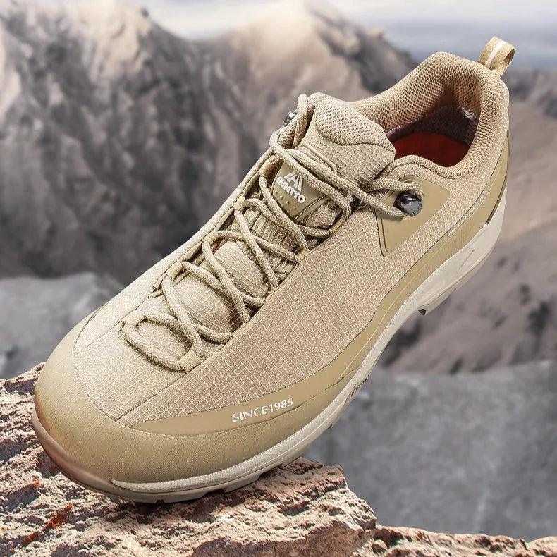 Low-top mountain climbing shoes in leather mesh with non-slip rubber outsole, available in multiple colours and sizes 36-46