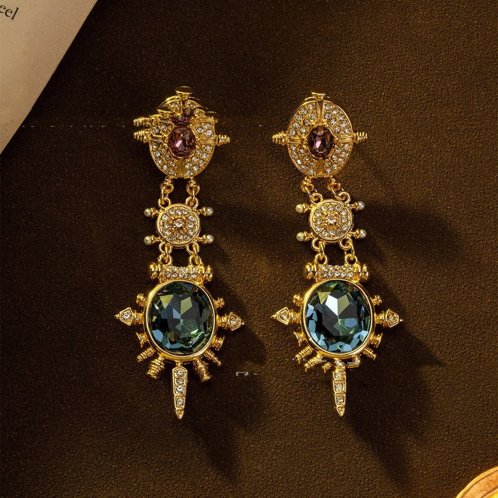Gold geometric retro stud earrings with round shape and alloy material