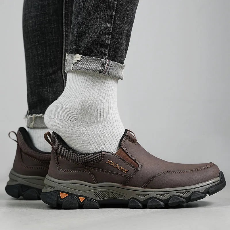 Men's dark brown casual shoes with round toe and flat rubber sole