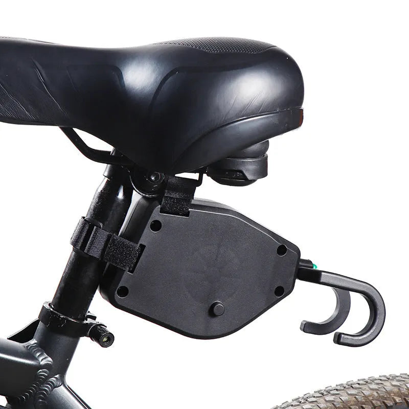 Black plastic bicycle trailer rope measuring 1.5 metres for attaching child trailers