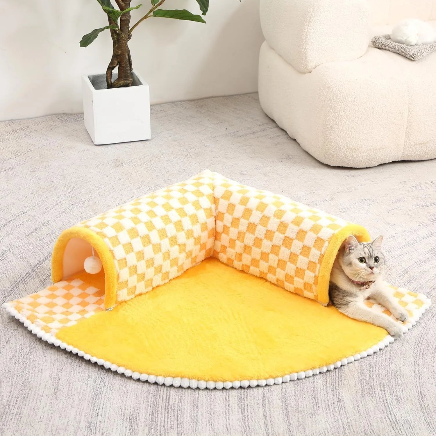 Fan-shaped plush pet bed with tunnel in coffee or yellow, sizes 60cm or 80cm, anti-slip base