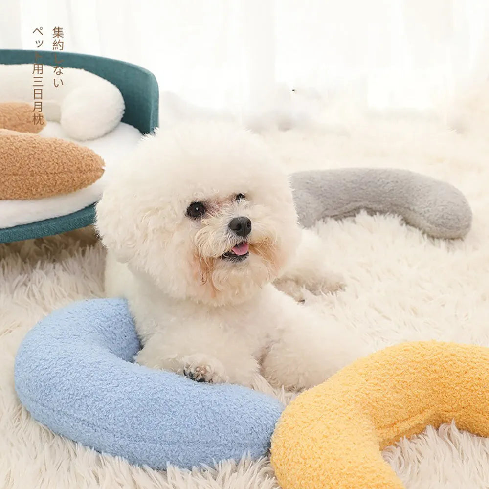 Blue U-shaped cat pillow with adjustable collar showing 30cm diameter measurement