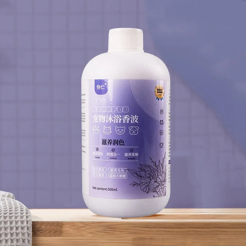 500ml bottle of pet shower gel with antibacterial and anti-mite properties for dogs and cats