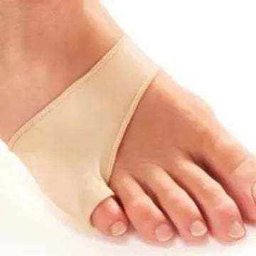 Nylon SE toe separator with a little toe divider and triangle cover design in TPU material.